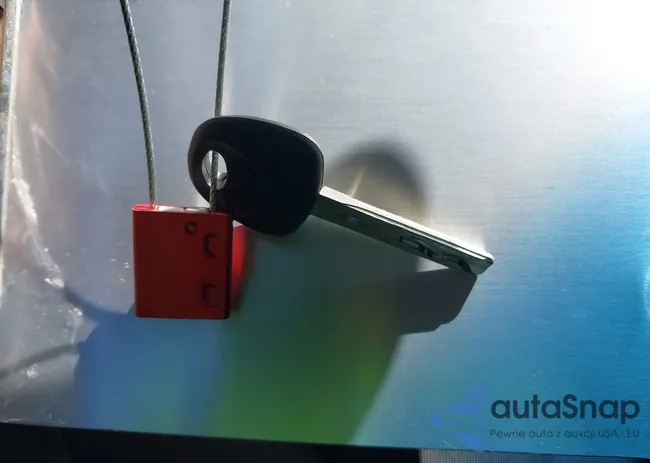 KNDJN2A2XE7033328: 44297648