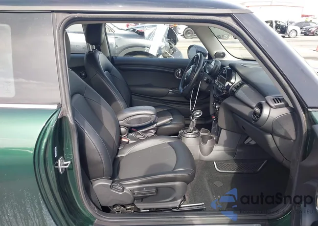 WMWXP5C57G2D14659: 44297664