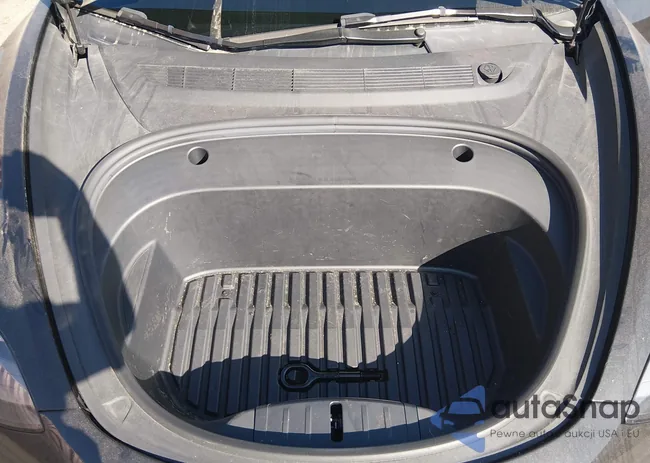 5YJ3E1EA9TF684953: 44297847