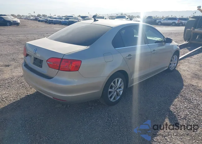 3VWD17AJ1EM221025: 44297971