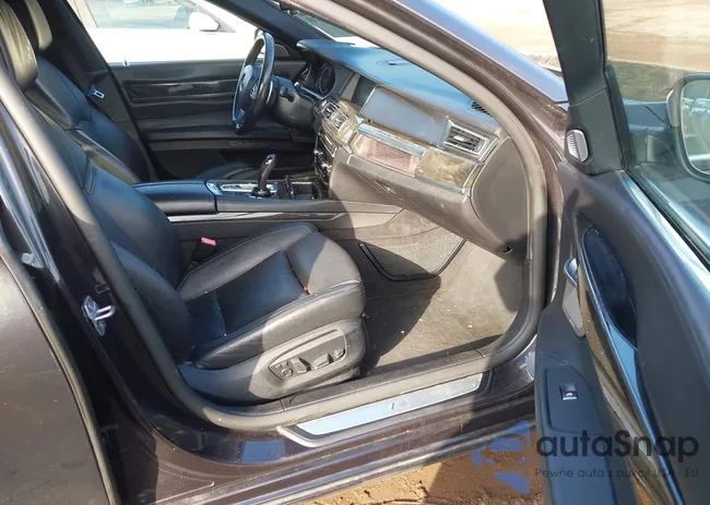 WBAYF8C52ED653370: 44298719