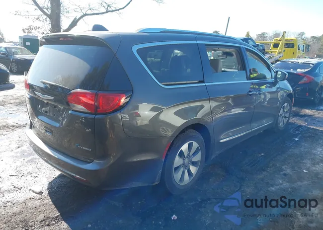 2C4RC1N77HR739930: 44298740