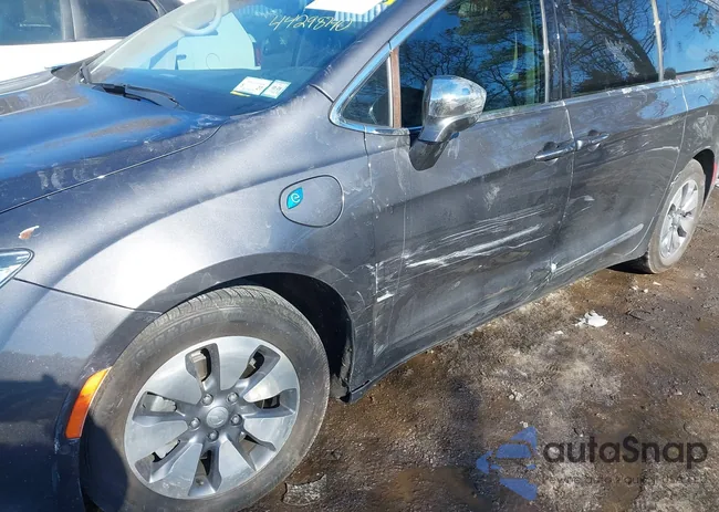 2C4RC1N77HR739930: 44298740