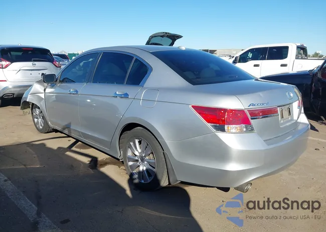 1HGCP3F87CA017241: 44298760