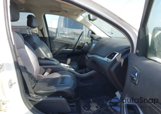 3C4PDCDG7DT695601: 44300211