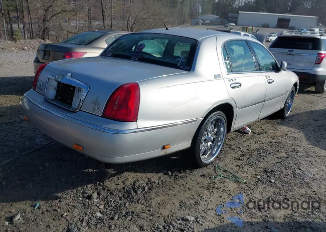 1LNFM82W9WY687726: 44300318