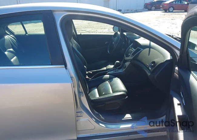 1G1PE5SB9D7125807: 44300403