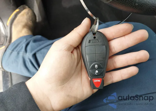 1C4PJLAB8EW104352: 44299865