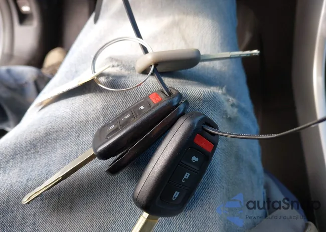 1HGCR2F34DA257583: 44299908