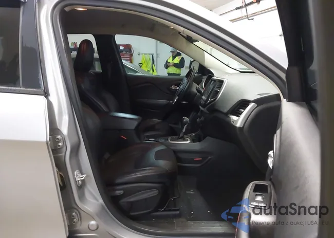 1C4PJMBSXEW182425: 44299933