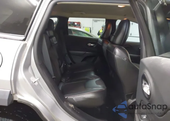 1C4PJMBSXEW182425: 44299933