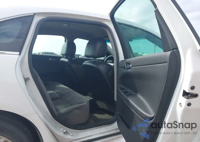 2G1WD5E33E1177886: 44299940