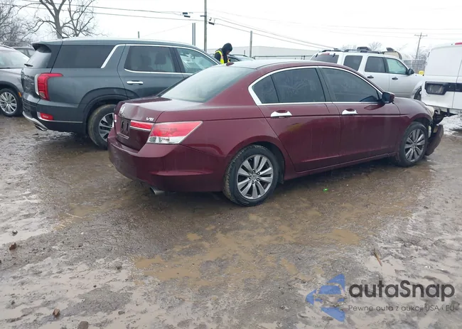 1HGCP3F8XBA024635: 44301059