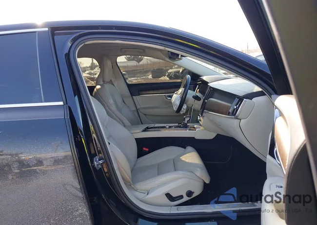 LVYA22ML4MP205860: 44301185