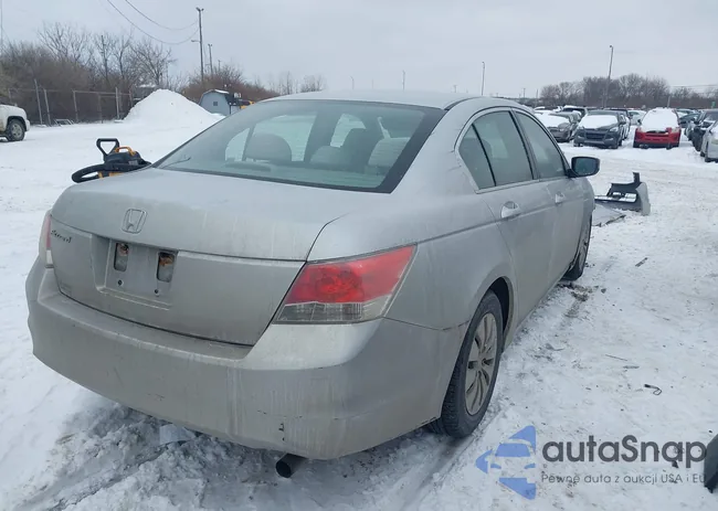 1HGCP26328A148552: 44301301