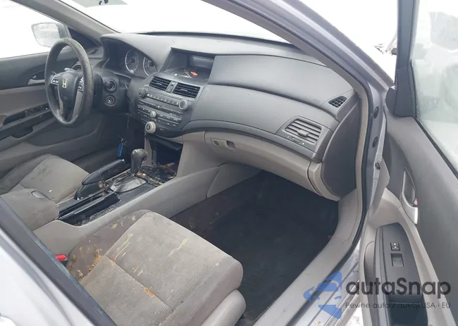 1HGCP26328A148552: 44301301