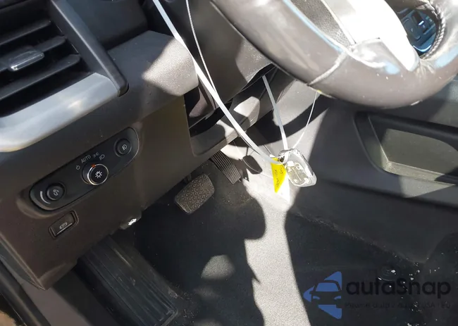 3GKALVEX8KL218308: 44301305