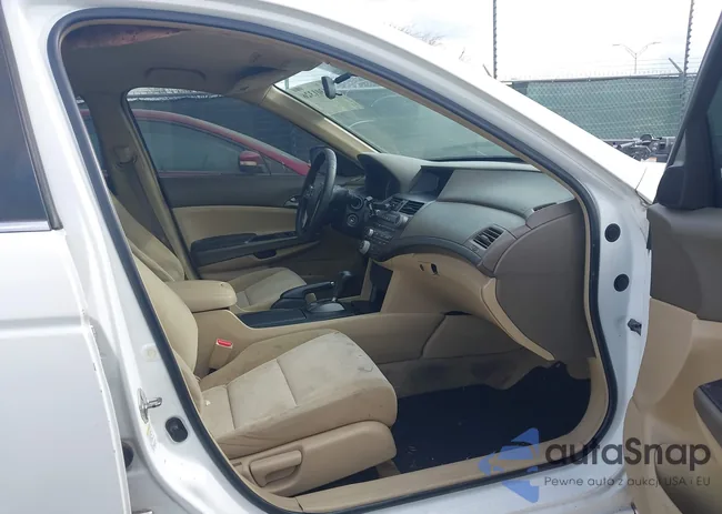 1HGCP26478A042090: 44301326