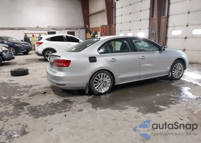 3VWD17AJXFM299353: 44301333