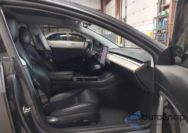 5YJ3E1EA3MF852436: 44301351