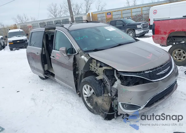 2C4RC1BG0HR576218: 44301407