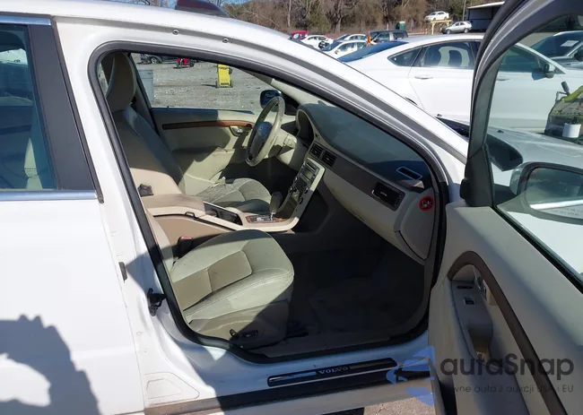 YV1AH992881058721: 44301495