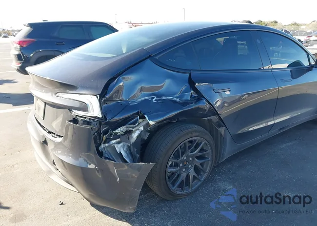 5YJ3E1EA4RF844689: 44301611