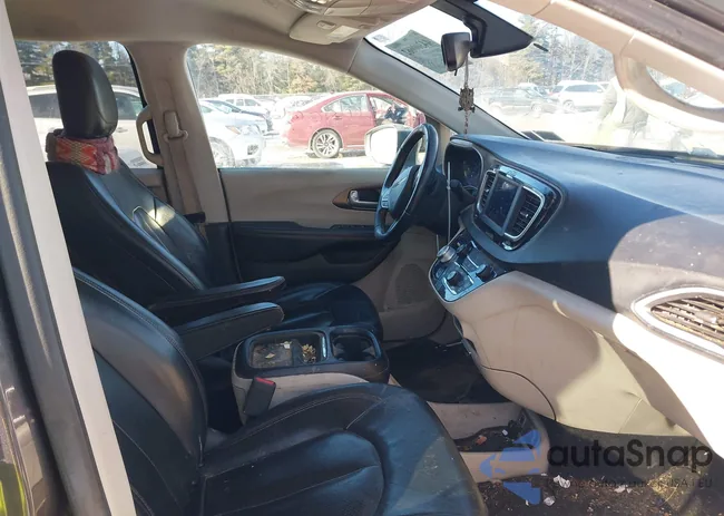 2C4RC1BG5JR290564: 44300662