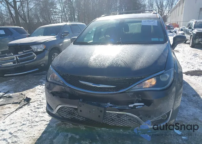 2C4RC1BG5JR290564: 44300662