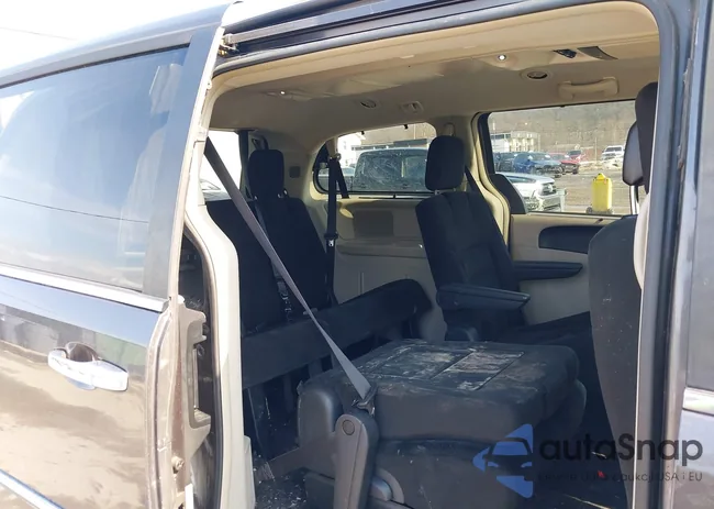 2C4RC1BG2FR596161: 44302079