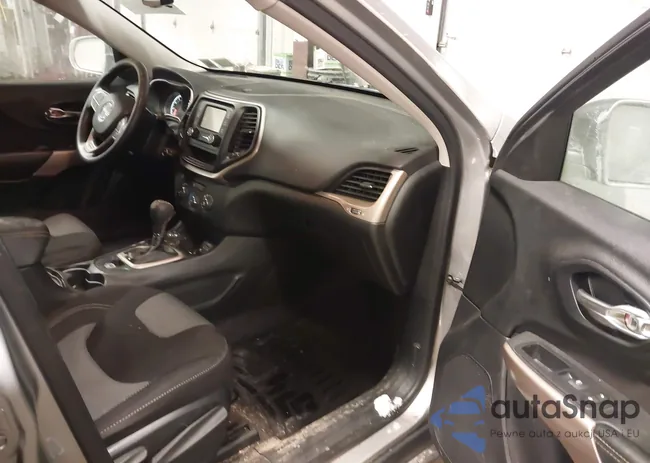 1C4PJMAB6HW602557: 44302120