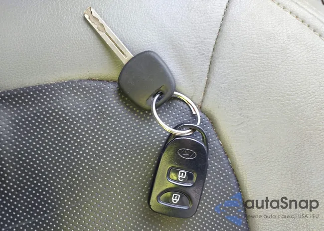 KM8JT3AB8DU770275: 44302190