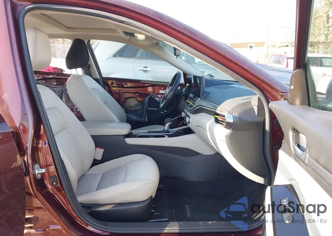 1N4BL4DV1PN356747: 44302211