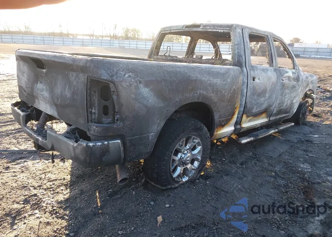 3C6UR5FL2NG184003: 44302261