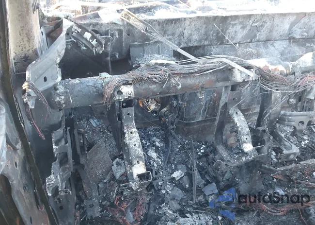 3C6UR5FL2NG184003: 44302261