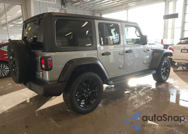 1C4HJXDN4LW136986: 44302287