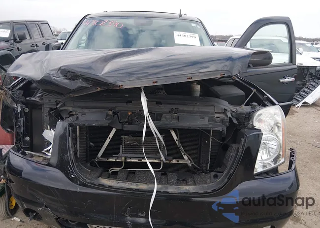 1GKS1EEF4CR303979: 44302390