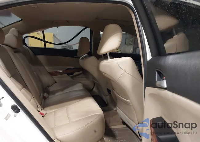 1HGCP3F88CA032718: 44302443