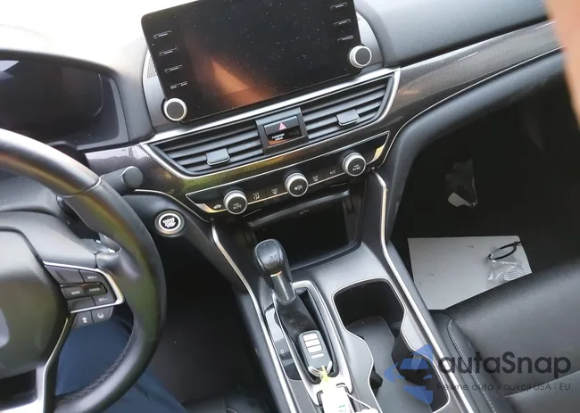 1HGCV1F32JA247670: 44302470