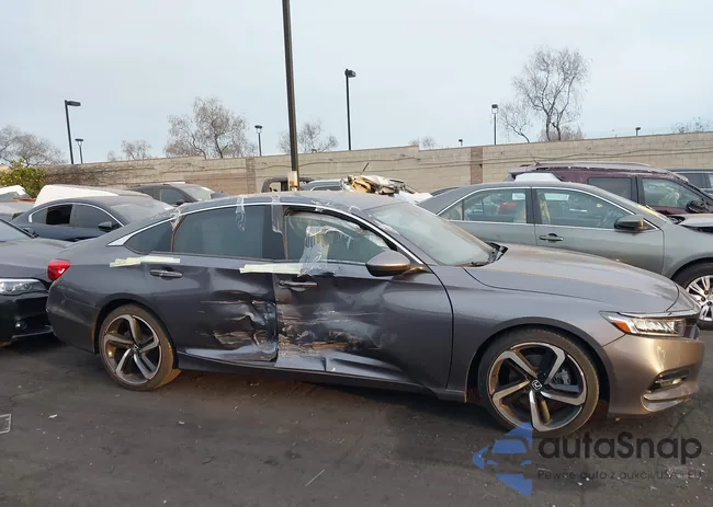 1HGCV1F32JA247670: 44302470