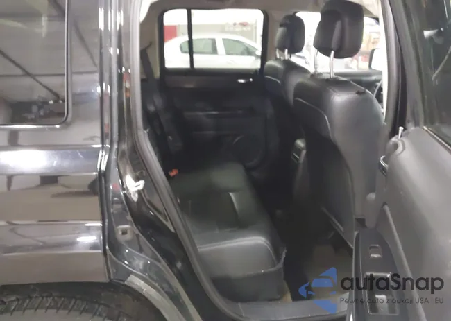 1C4NJPBA0GD687615: 44302504