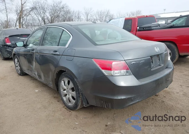 1HGCP2F8XAA067686: 44302548