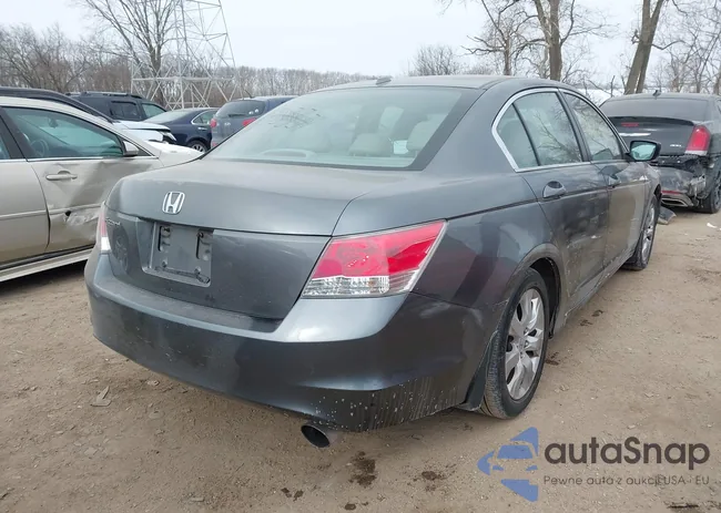 1HGCP2F8XAA067686: 44302548