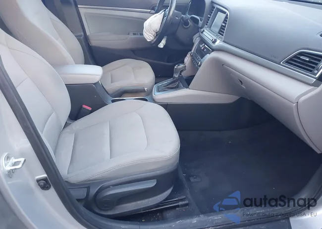 5NPD84LF5HH015206: 44301628