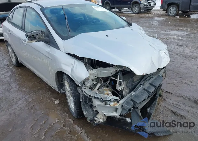 1FADP3F24EL122122: 44301632