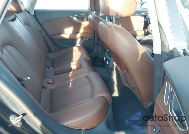 WAU2GAFC5CN148080: 44301651