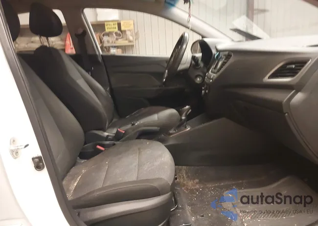 3KPC24A37JE033500: 44301806