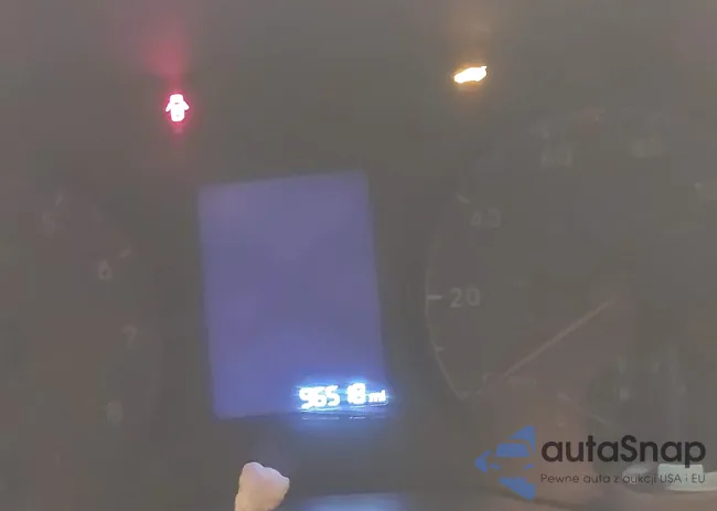 3KPC24A37JE033500: 44301806