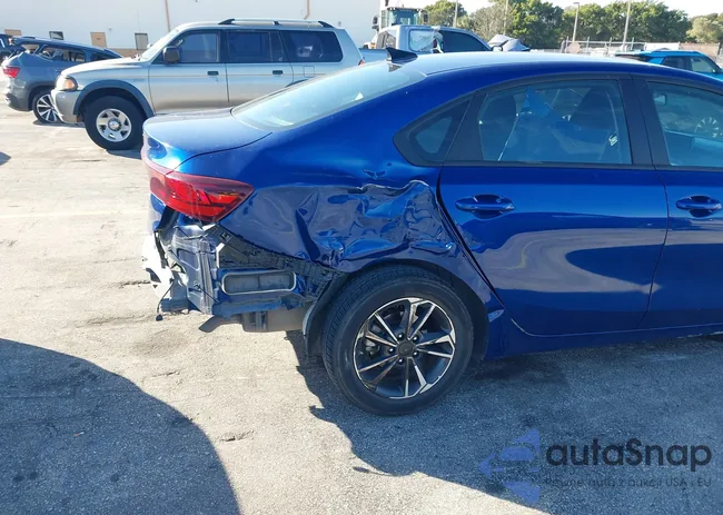 3KPF24AD0RE762553: 44301923