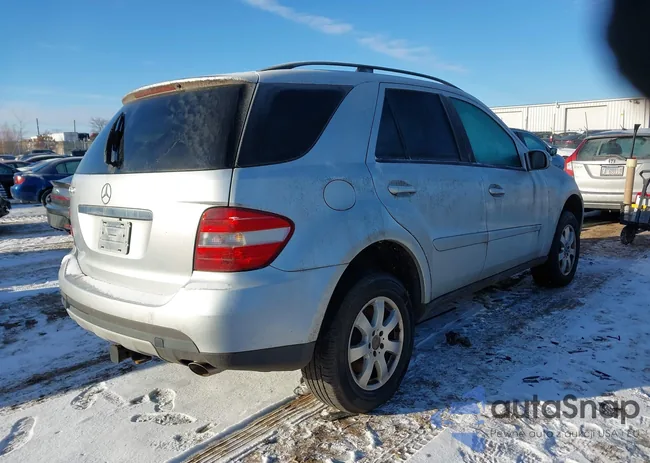 4JGBB86E16A019692: 44301941